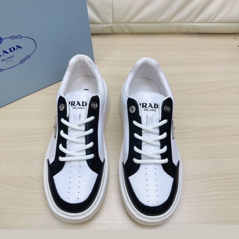 Pra*a casual shoes